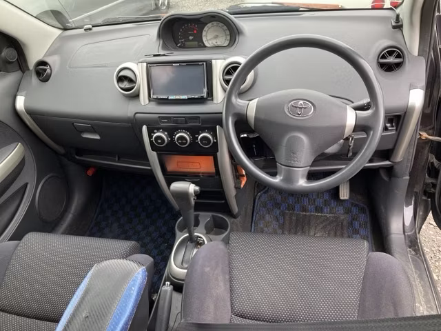 TOYOTA IST