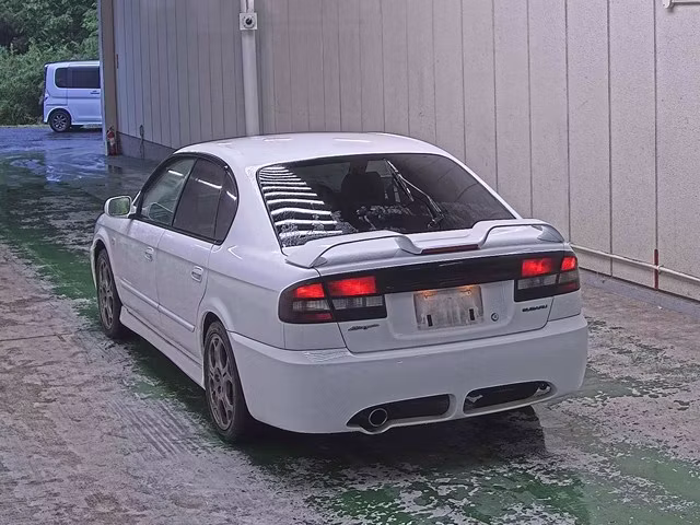 SUBARU LEGACY B4