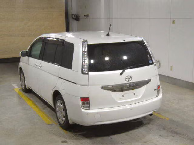 TOYOTA ISIS