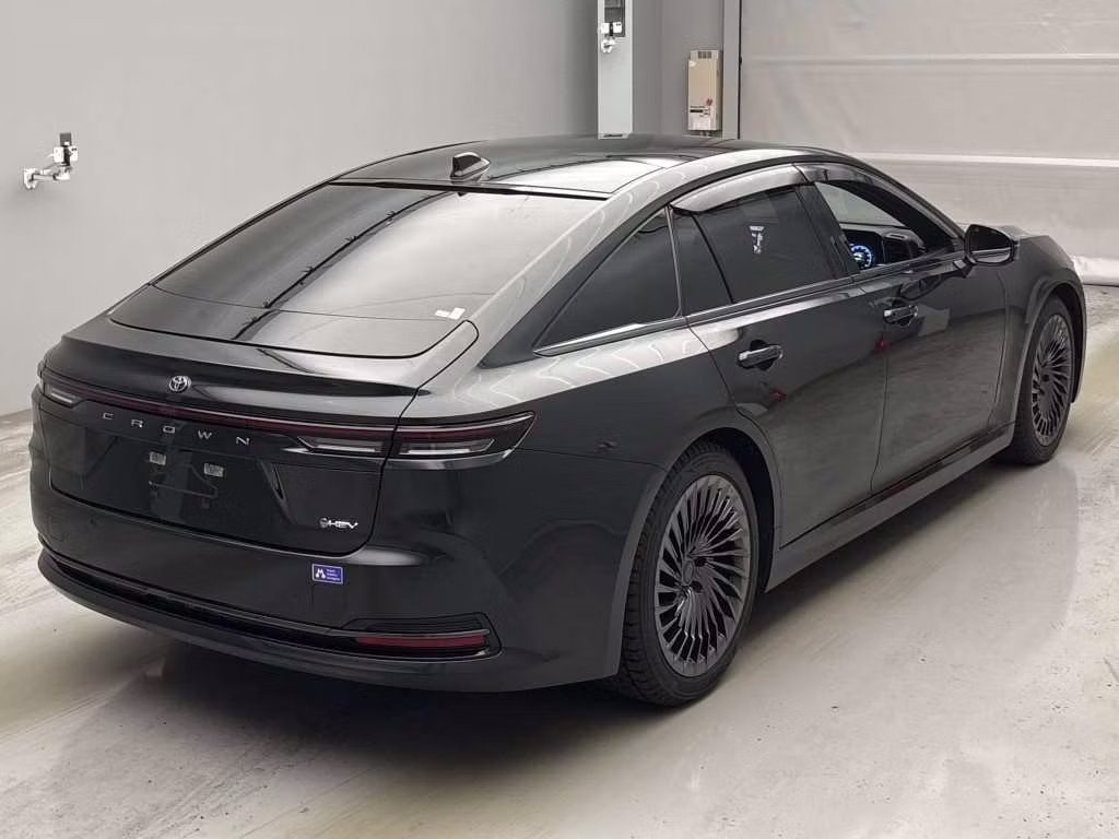 TOYOTA CROWN