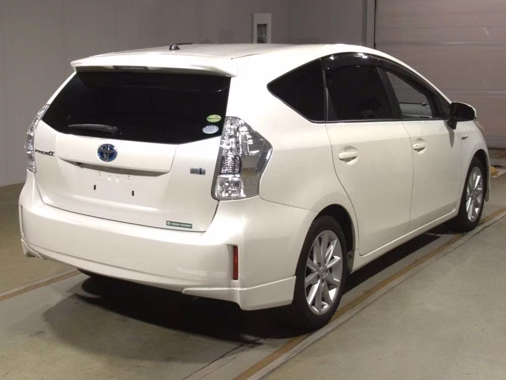 TOYOTA PRIUS ALPHA