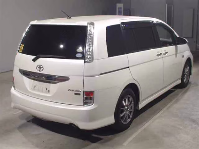 TOYOTA ISIS