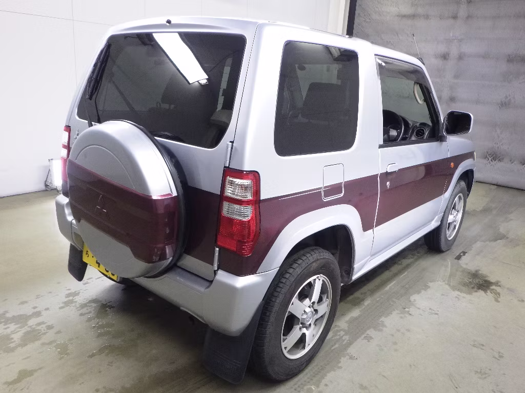 MITSUBISHI PAJERO MINI