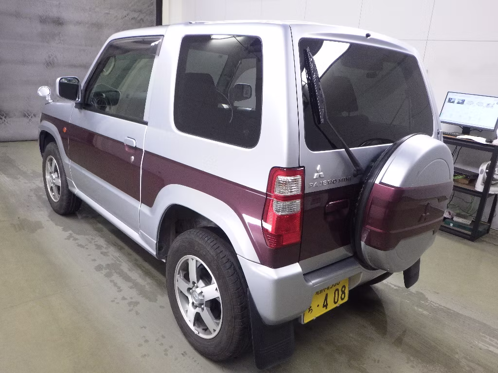 MITSUBISHI PAJERO MINI