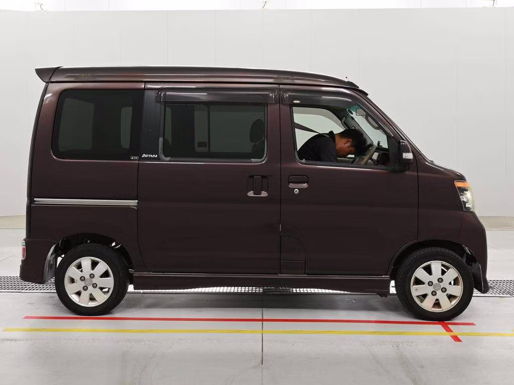 DAIHATSU ATRAI