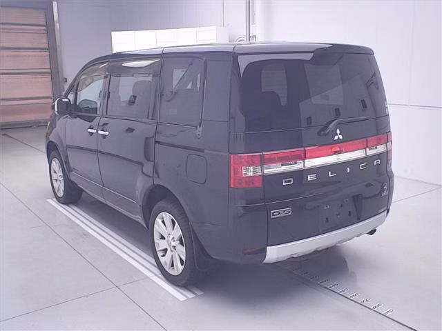 MITSUBISHI DELICA D:5