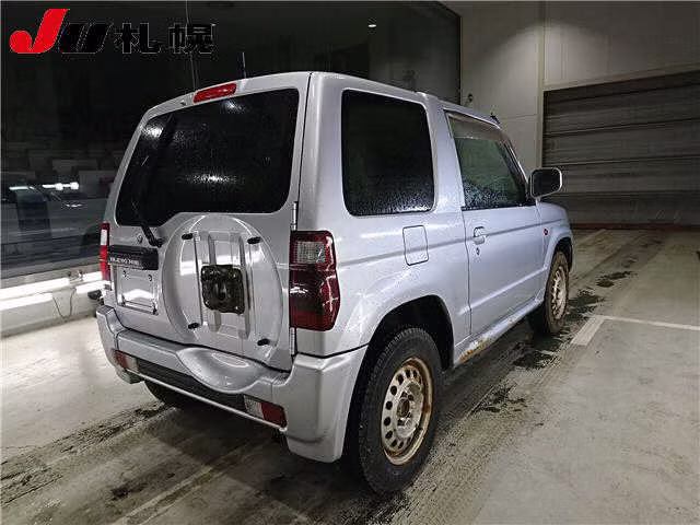 MITSUBISHI PAJERO MINI