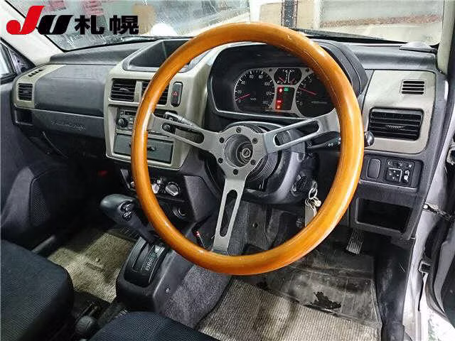 MITSUBISHI PAJERO MINI