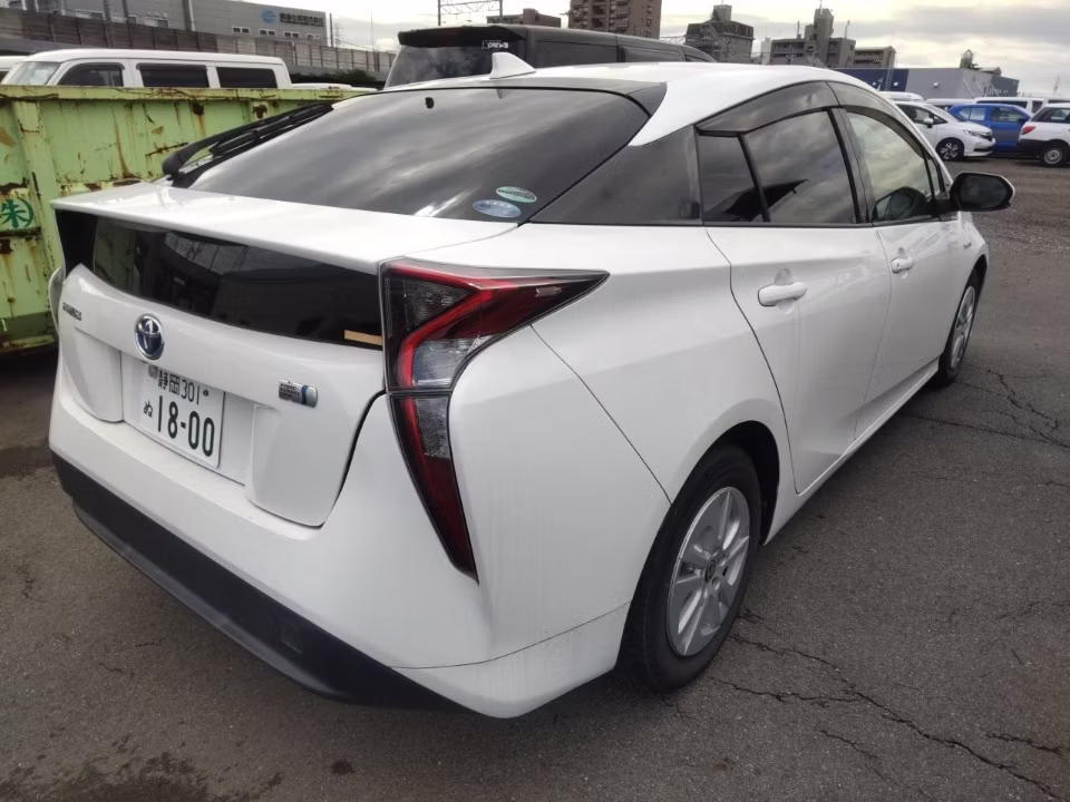 TOYOTA PRIUS
