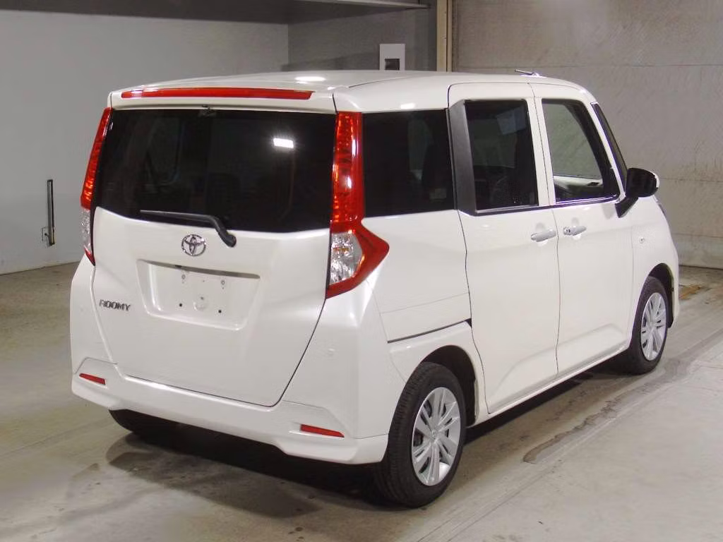 TOYOTA ROOMY