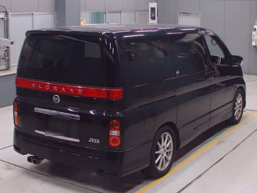 NISSAN ELGRAND