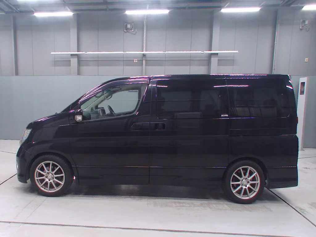 NISSAN ELGRAND
