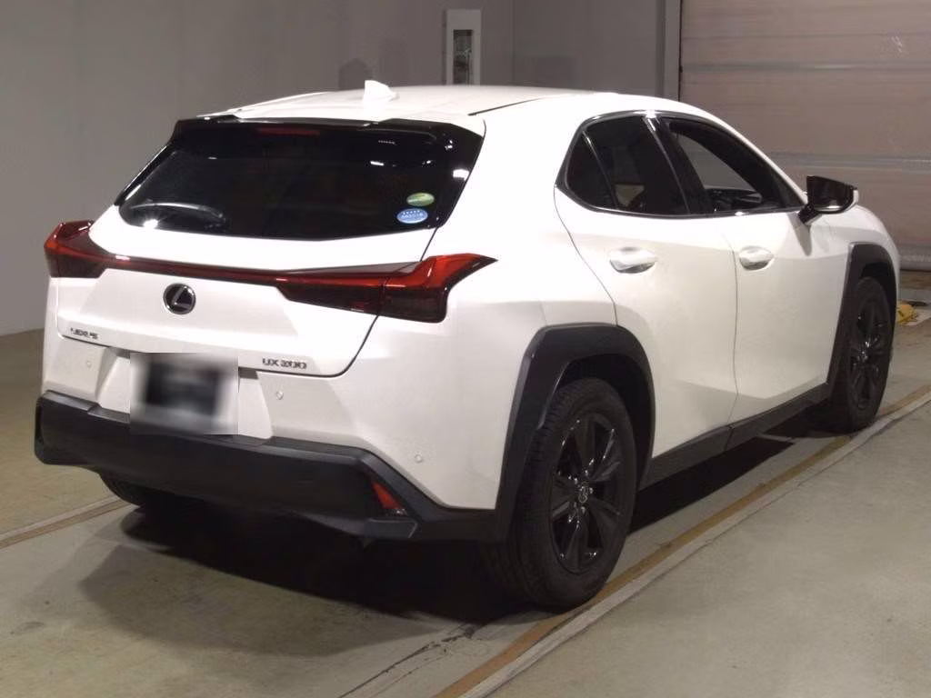 LEXUS UX200