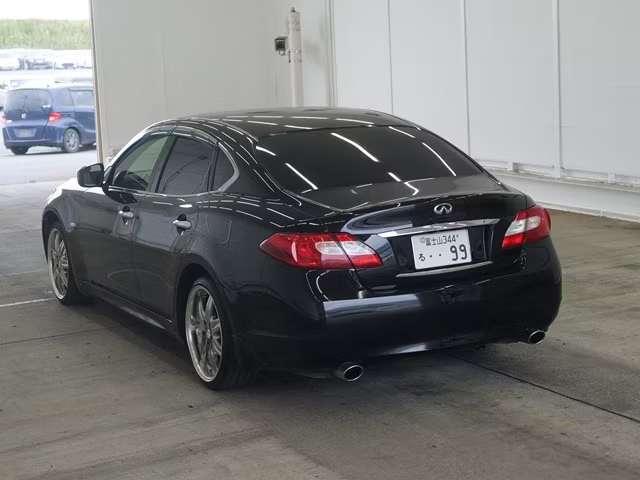 NISSAN FUGA