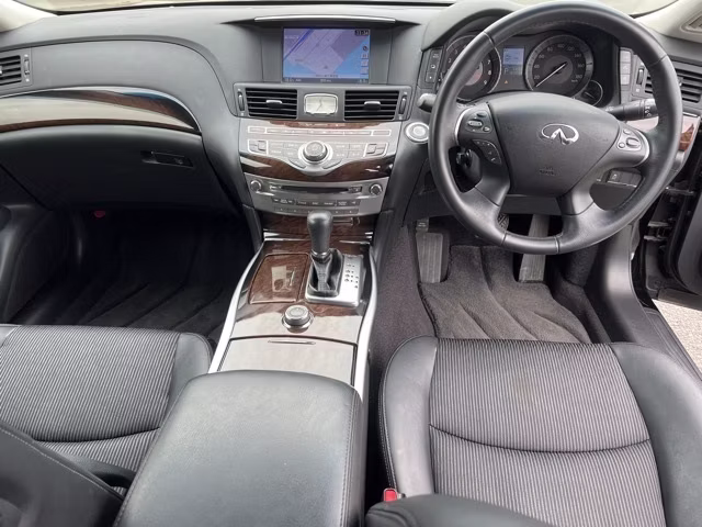 NISSAN FUGA