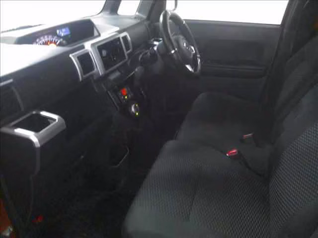 DAIHATSU WAKE