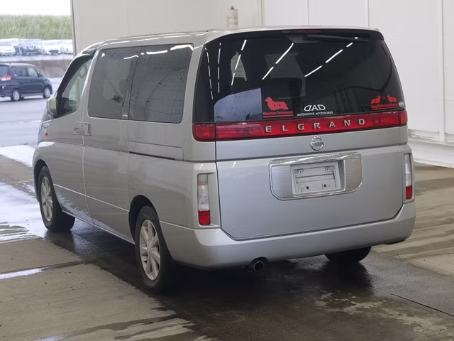 NISSAN ELGRAND