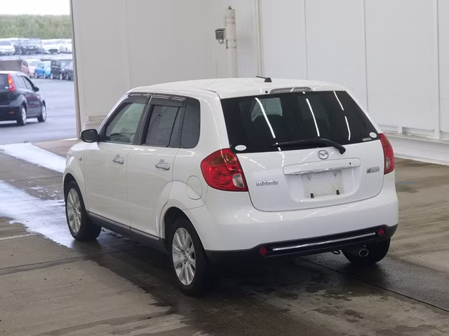 MAZDA VERISA