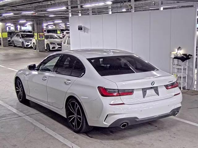 BMW 3-SERIES