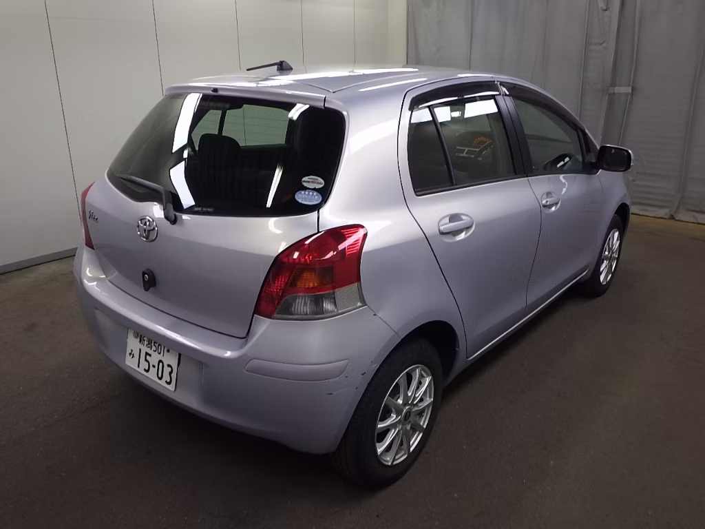 TOYOTA VITZ