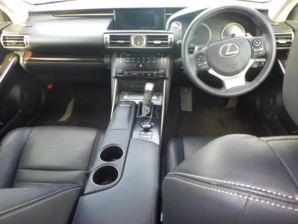 LEXUS IS300H