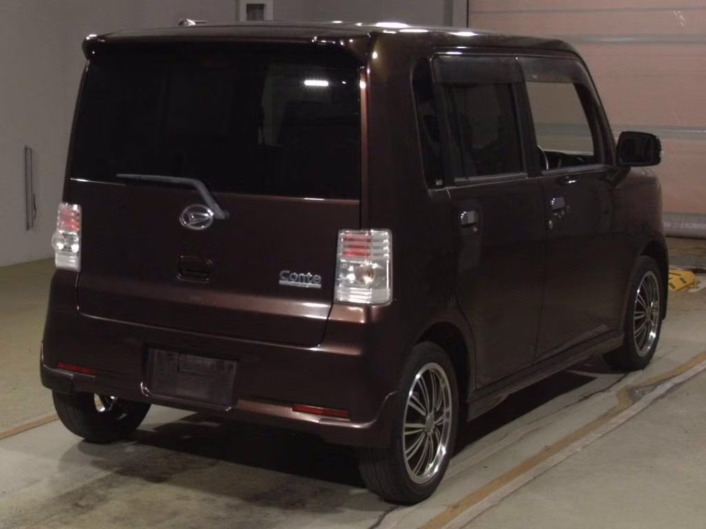 DAIHATSU MOVE CONTE