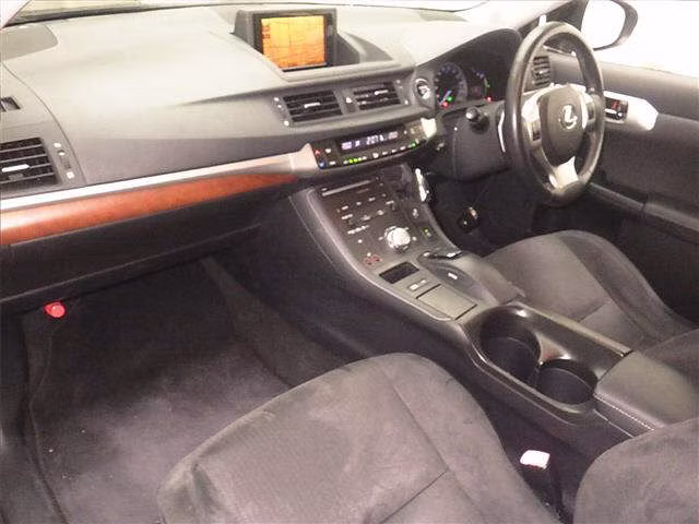 LEXUS CT200H