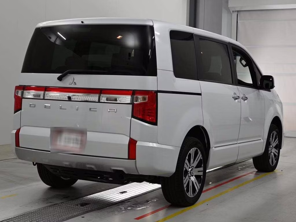 MITSUBISHI DELICA D:5