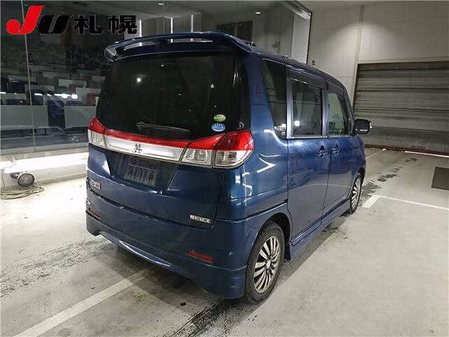 MITSUBISHI DELICA D:2