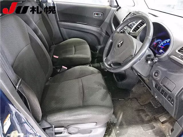 MITSUBISHI DELICA D:2