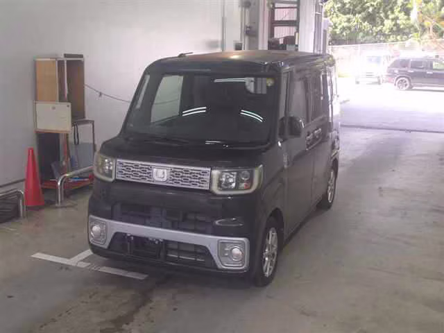 DAIHATSU WAKE
