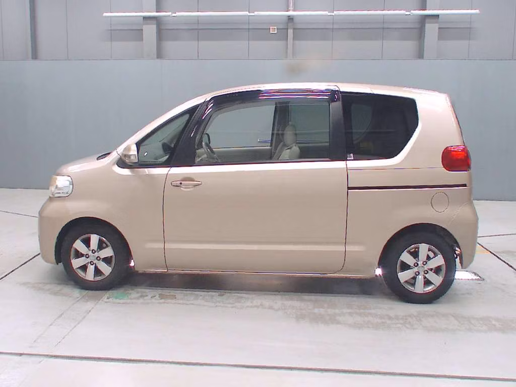 TOYOTA PORTE