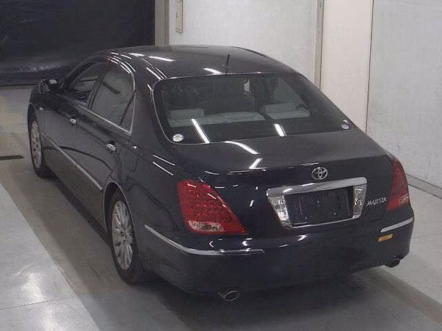 TOYOTA CROWN MAJESTA