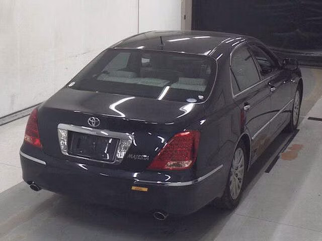 TOYOTA CROWN MAJESTA