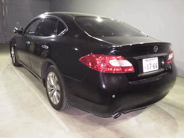 NISSAN FUGA