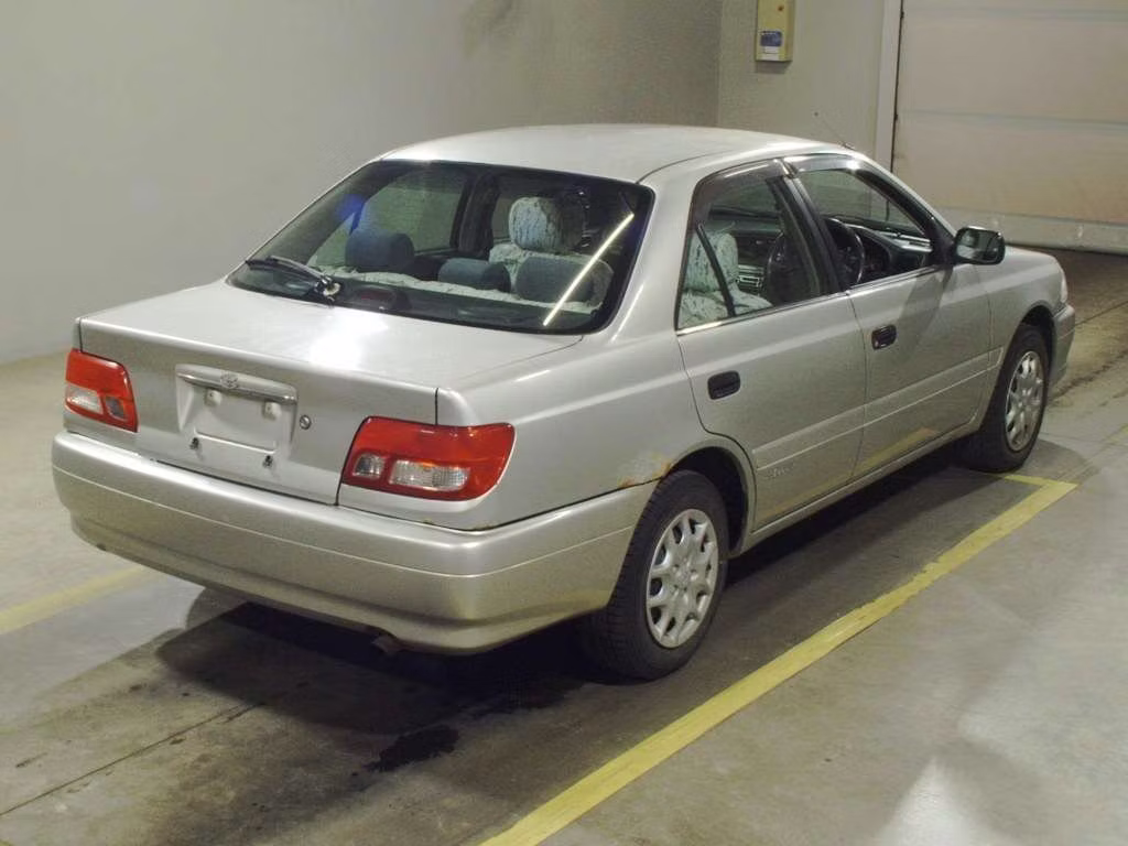 TOYOTA CARINA