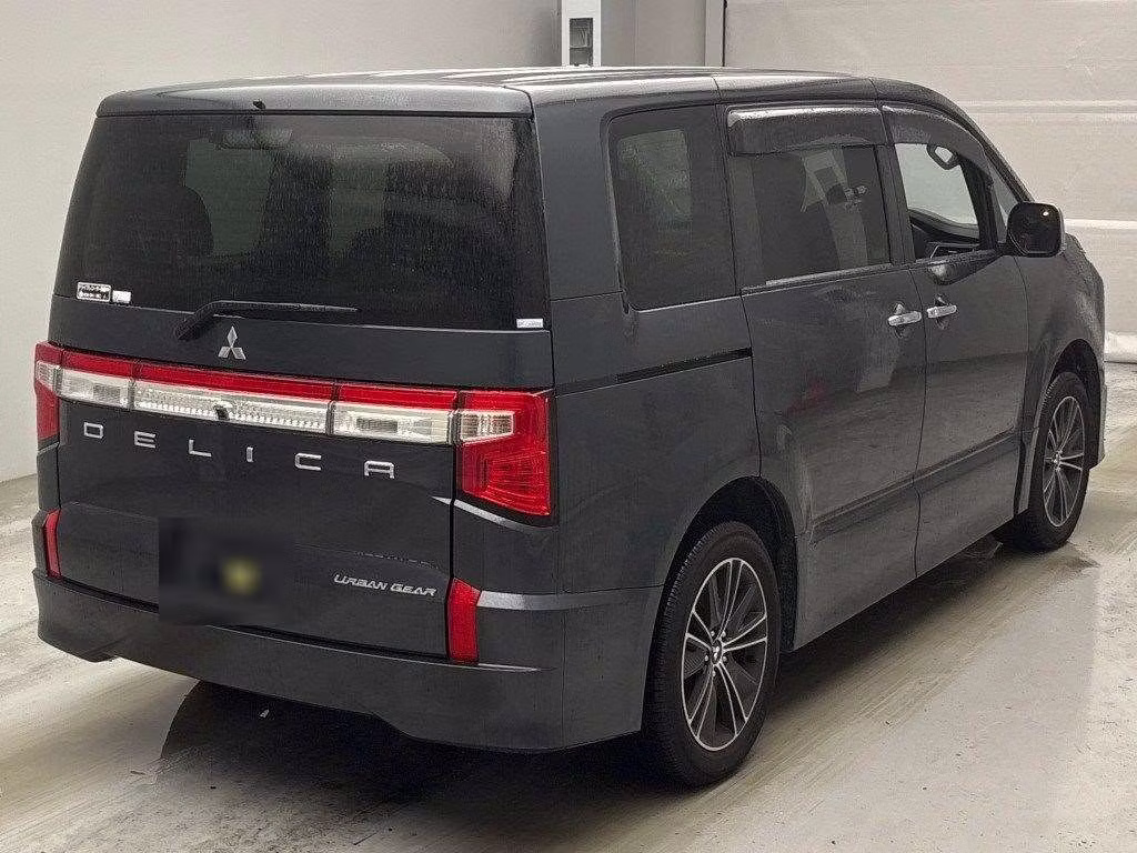 MITSUBISHI DELICA D:5