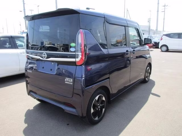 NISSAN ROOX