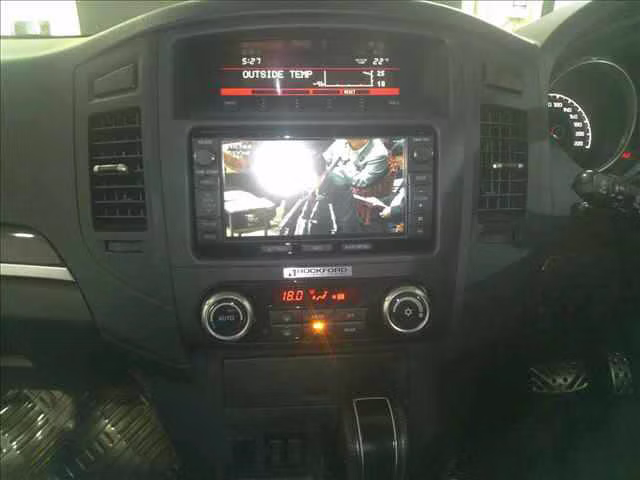 MITSUBISHI PAJERO