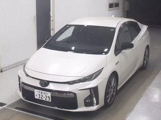 TOYOTA PRIUS PHV