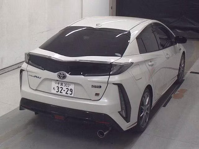 TOYOTA PRIUS PHV