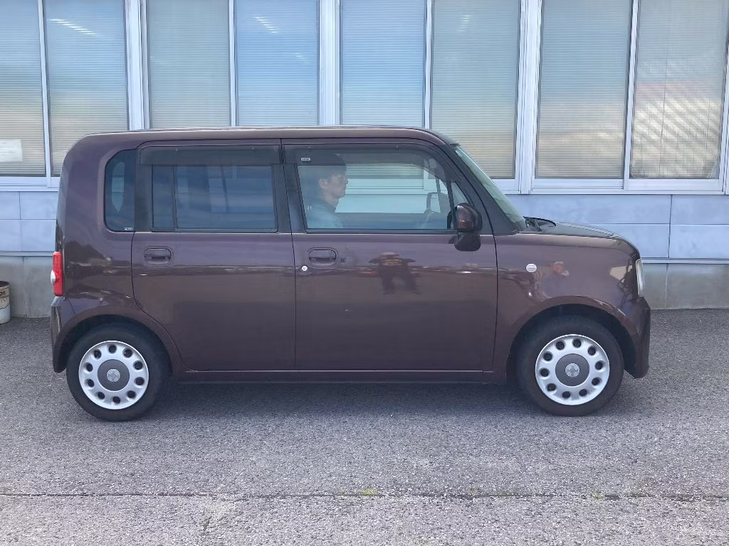 DAIHATSU MOVE CONTE