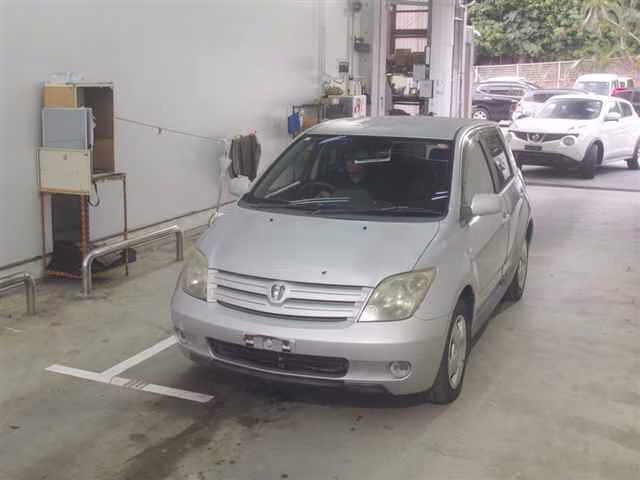 TOYOTA IST