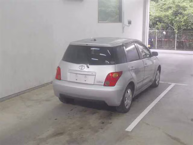 TOYOTA IST