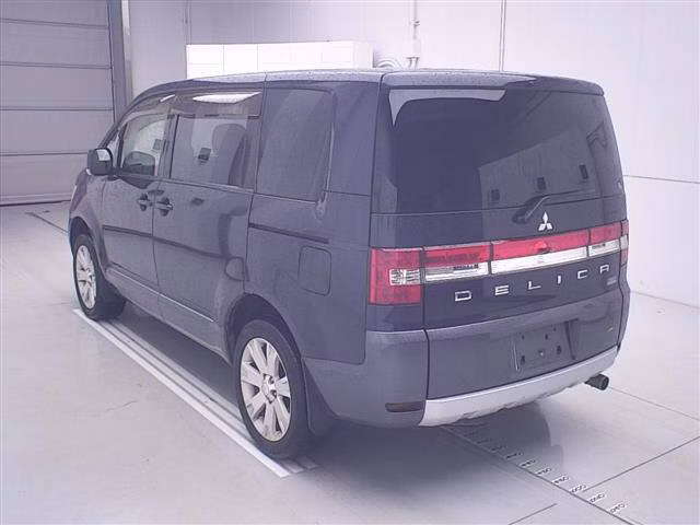 MITSUBISHI DELICA D:5