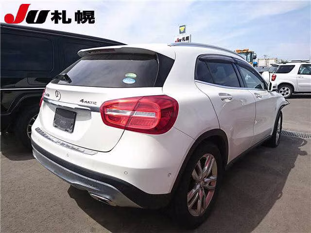 MERCEDES-BENZ GLA-CLASS