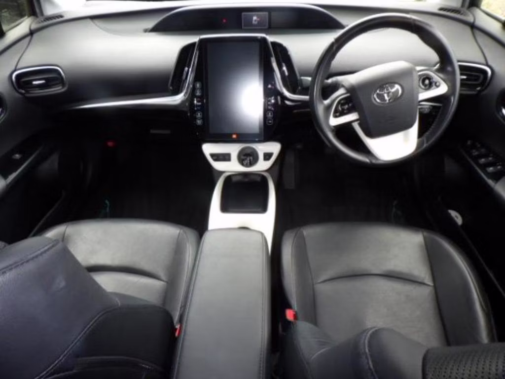 TOYOTA PRIUS PHV