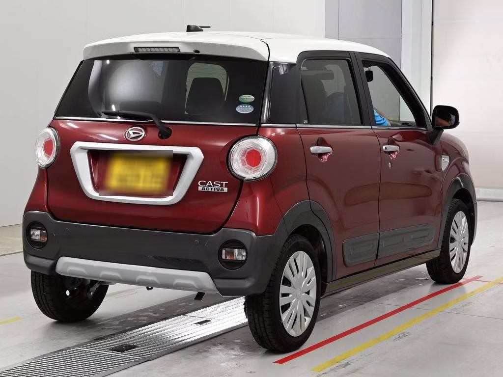 DAIHATSU CAST