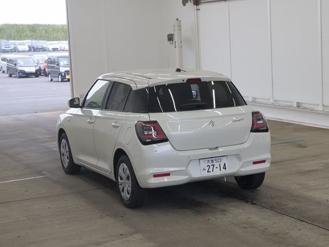 SUZUKI SWIFT