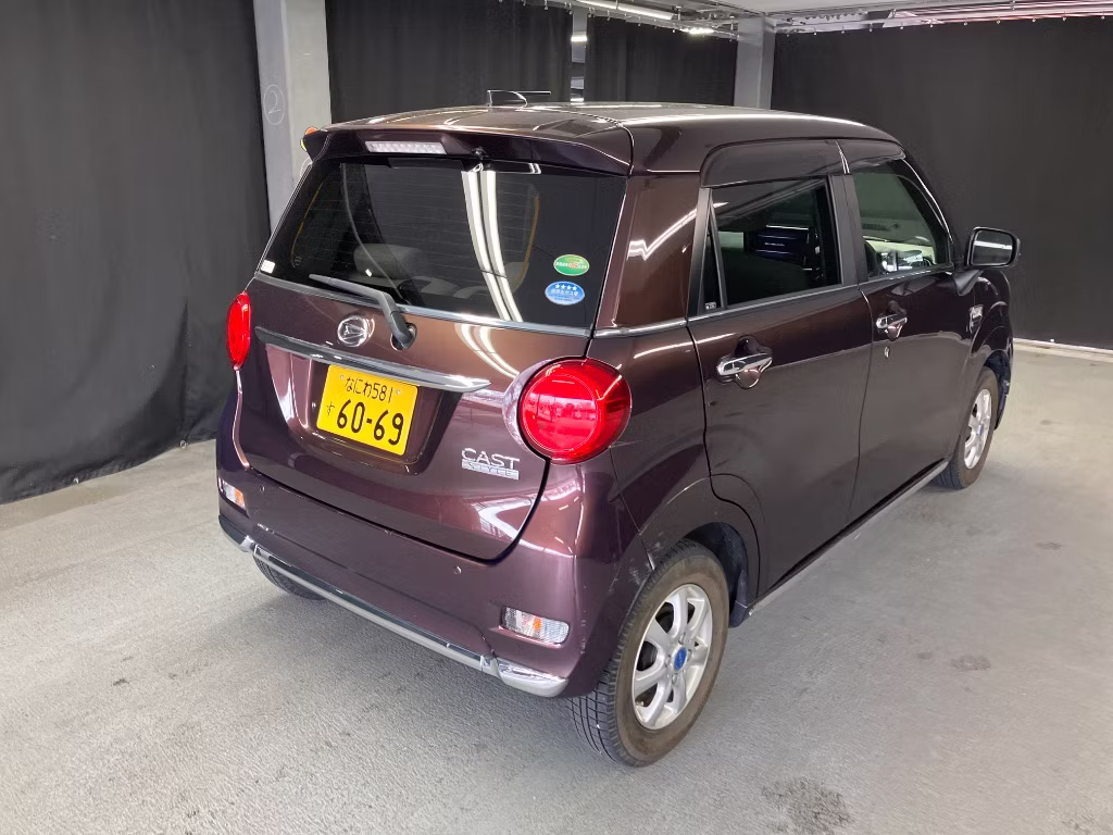 DAIHATSU CAST